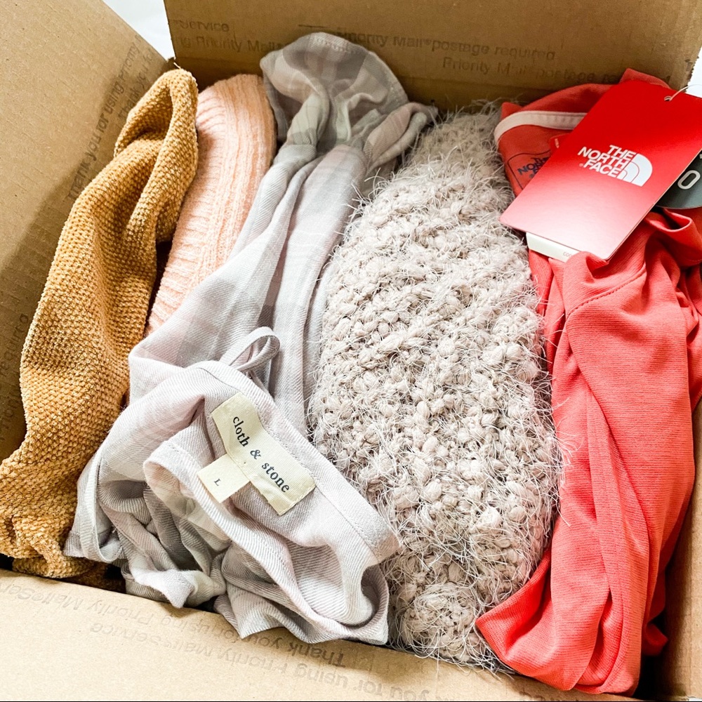 Not-So Mystery Box Size L Anthro,POL,North Face..